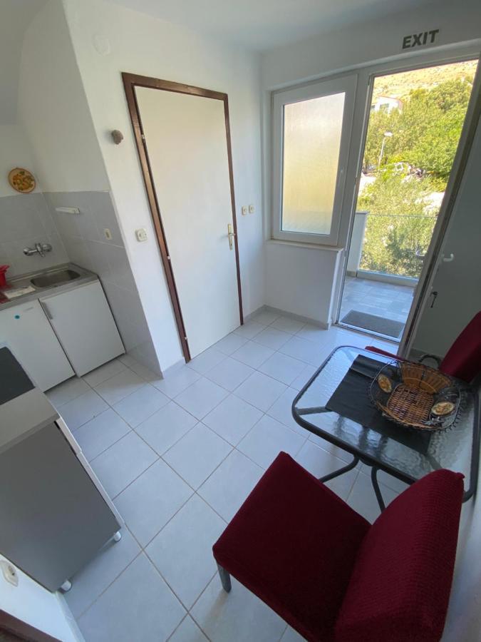 Apartment Marsela Grebastica Bagian luar foto