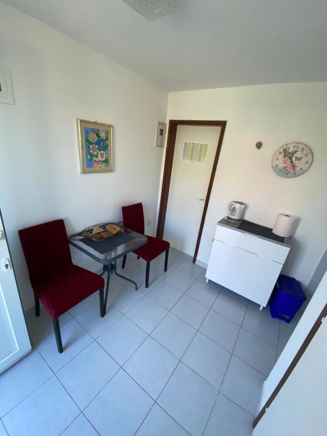 Apartment Marsela Grebastica Bagian luar foto