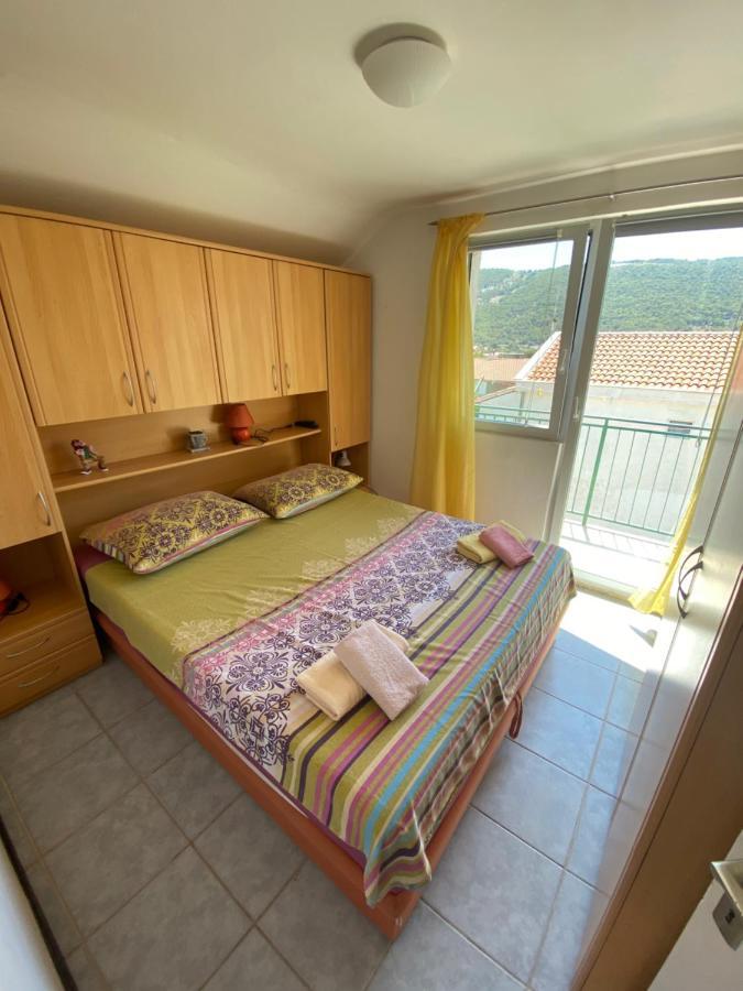 Apartment Marsela Grebastica Bagian luar foto
